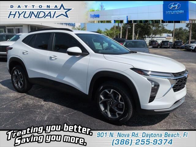 2024 Chevrolet Trax LT — photo 1 of 39
