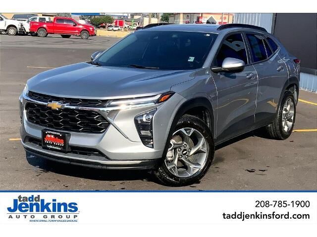 2024 Chevrolet Trax LT — photo 1 of 13