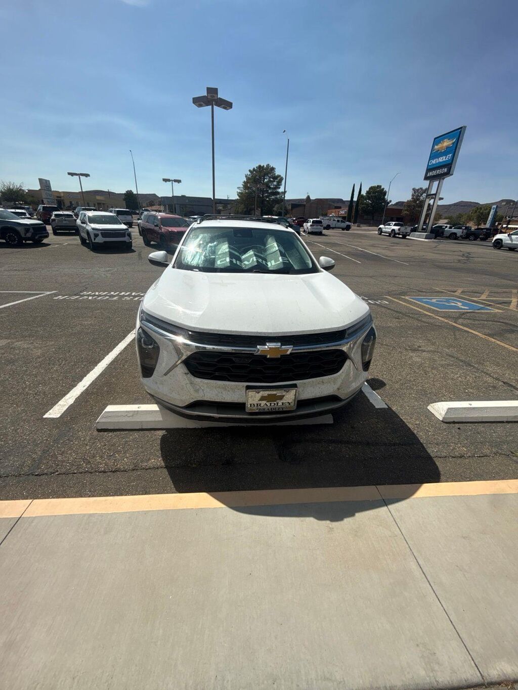 2024 Chevrolet Trax LT — photo 1 of 13