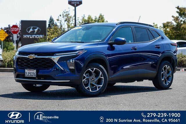 2024 Chevrolet Trax LT — photo 1 of 22