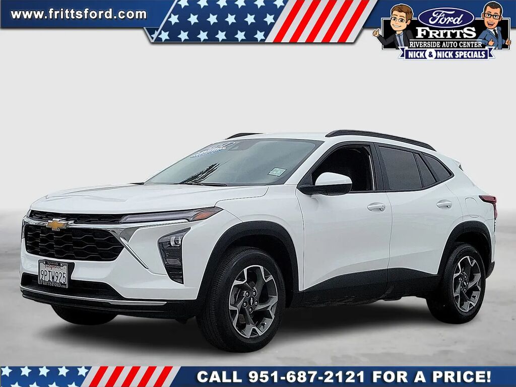 2024 Chevrolet Trax LT — photo 1 of 13