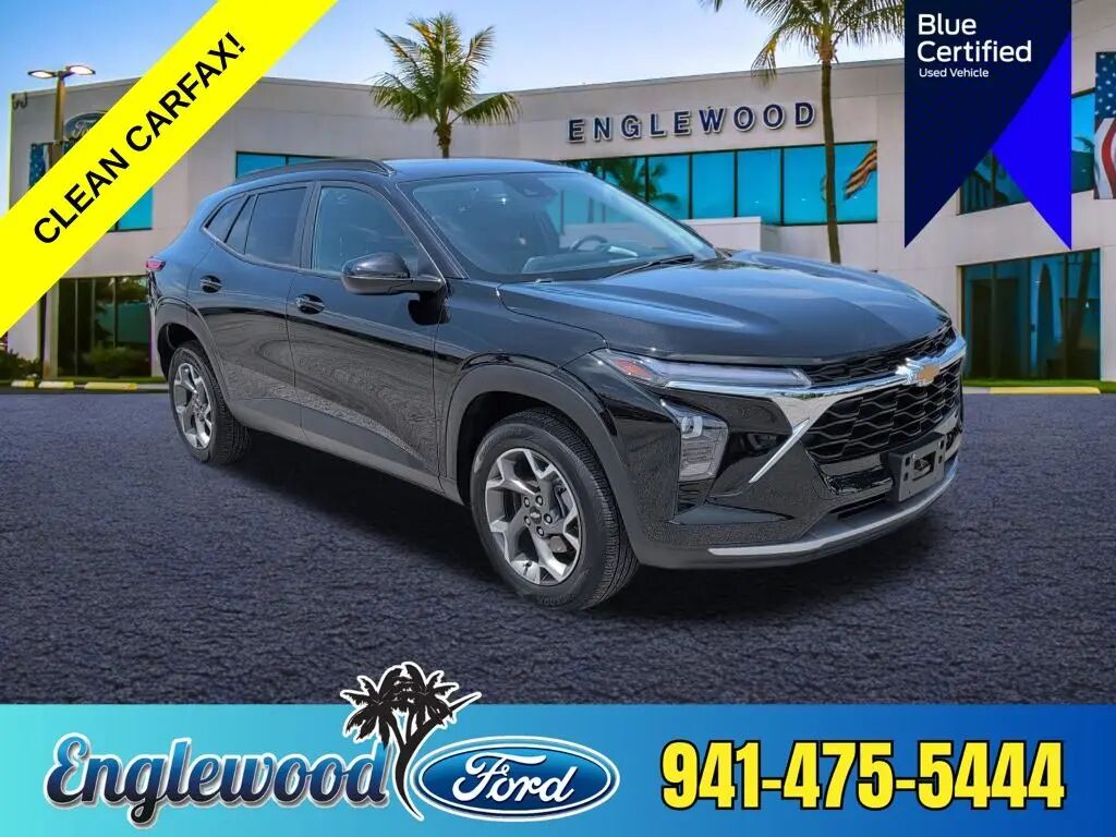 2024 Chevrolet Trax LT — photo 1 of 14