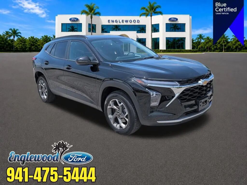 2024 Chevrolet Trax LT — photo 1 of 13