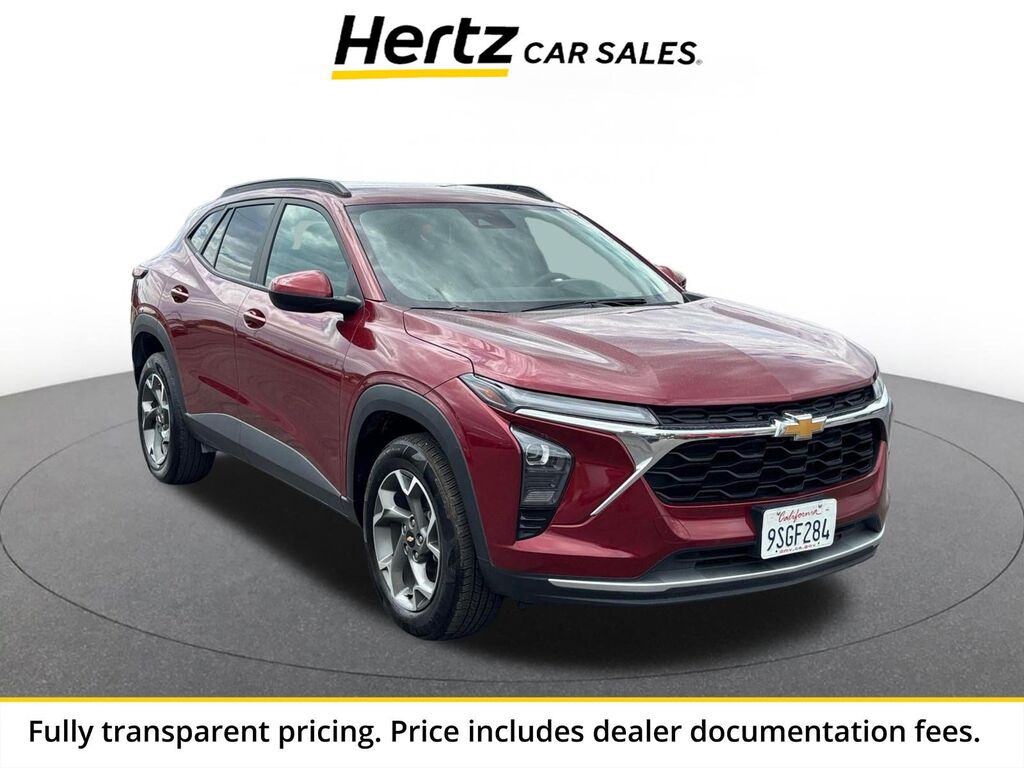 2025 Chevrolet Trax LT — photo 1 of 13