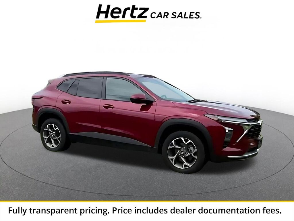 2025 Chevrolet Trax LT — photo 1 of 13