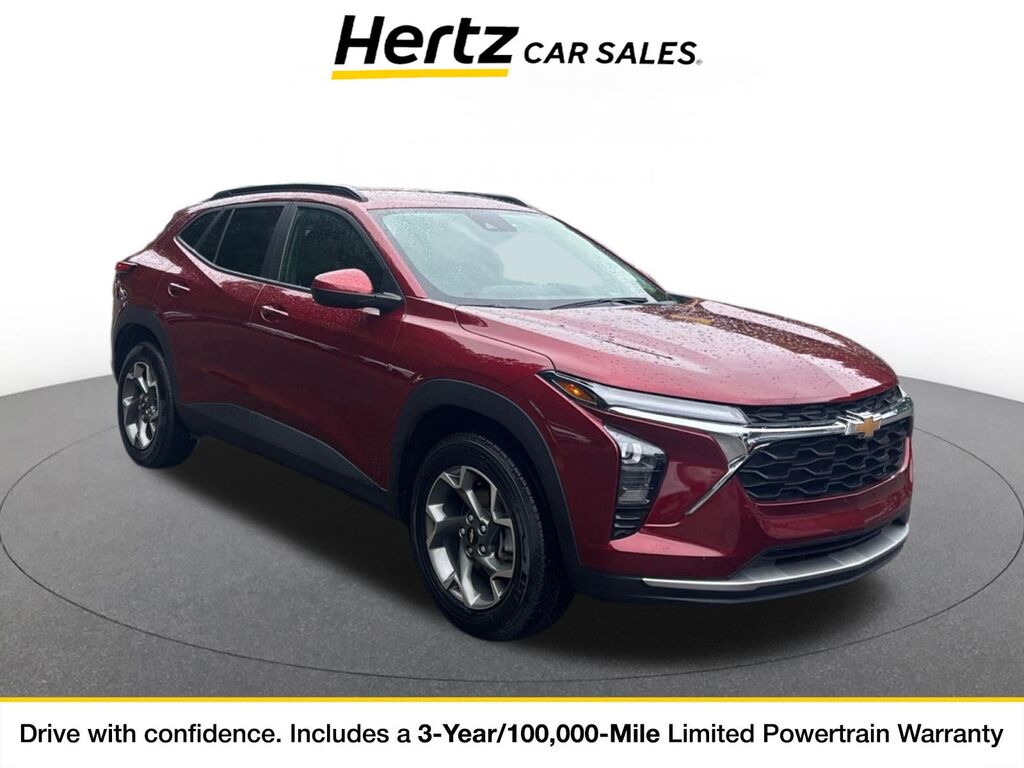 2025 Chevrolet Trax LT — photo 1 of 11