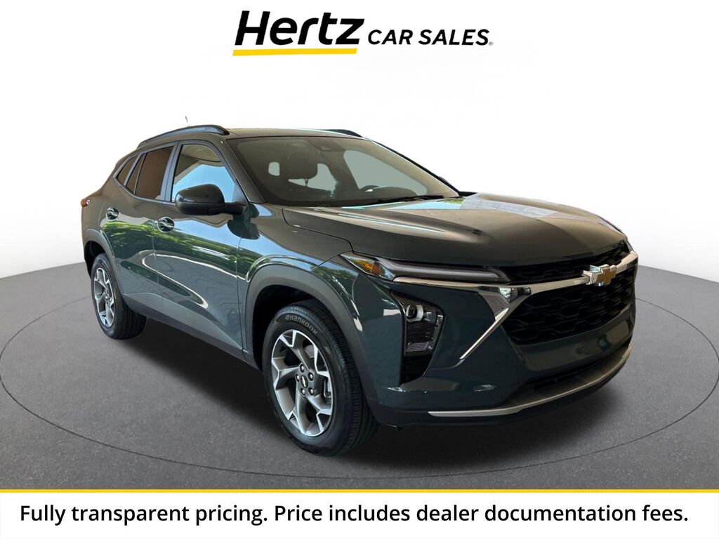 2025 Chevrolet Trax LT — photo 1 of 13