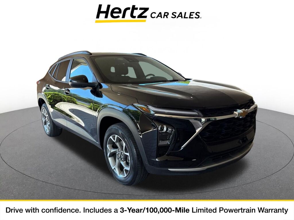 2025 Chevrolet Trax LT — photo 1 of 11
