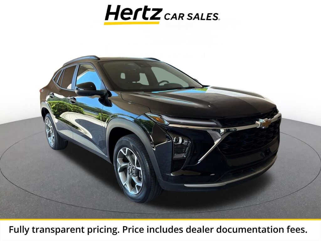 2025 Chevrolet Trax LT — photo 1 of 13