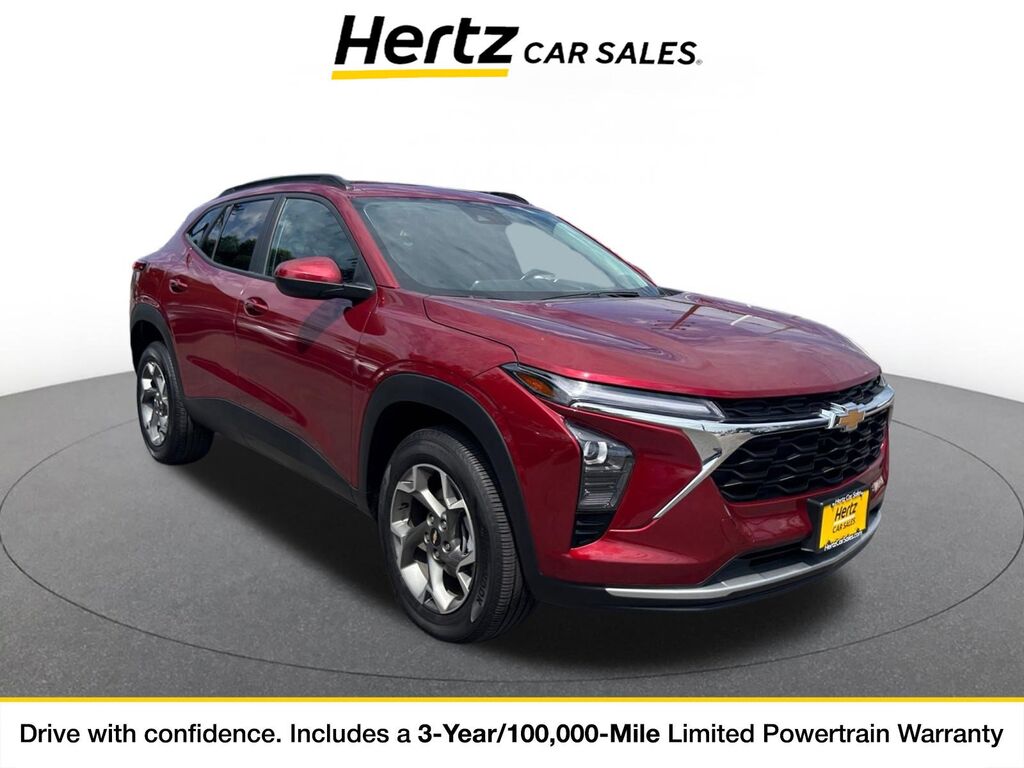 2025 Chevrolet Trax LT — photo 1 of 11