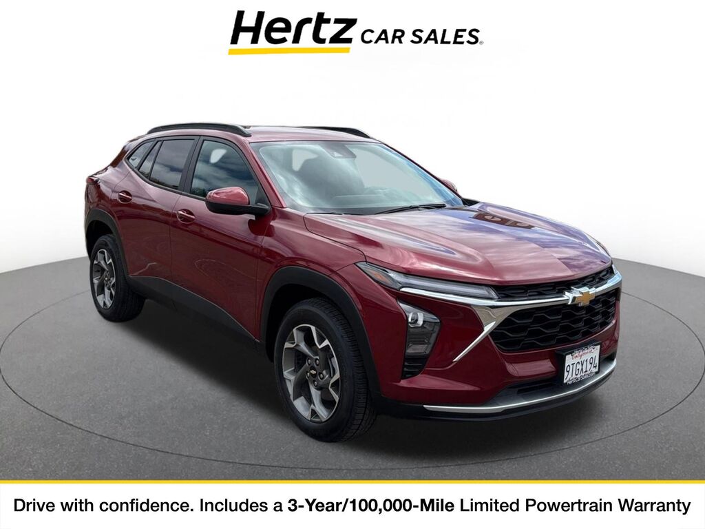 2025 Chevrolet Trax LT — photo 1 of 11