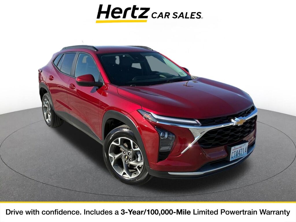 2025 Chevrolet Trax LT — photo 1 of 11