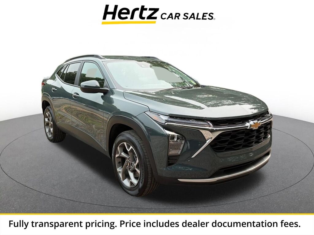 2025 Chevrolet Trax LT — photo 1 of 13