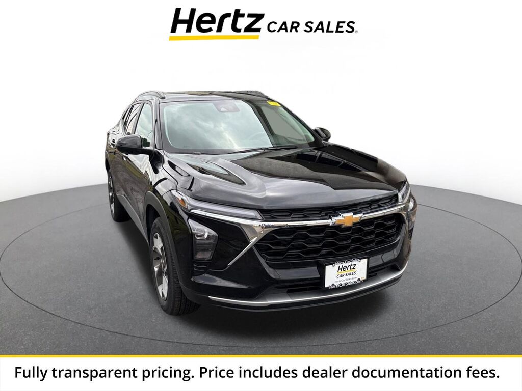 2025 Chevrolet Trax LT — photo 1 of 13