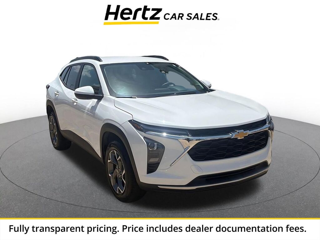 2025 Chevrolet Trax LT — photo 1 of 13