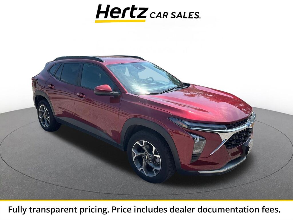 2025 Chevrolet Trax LT — photo 1 of 13