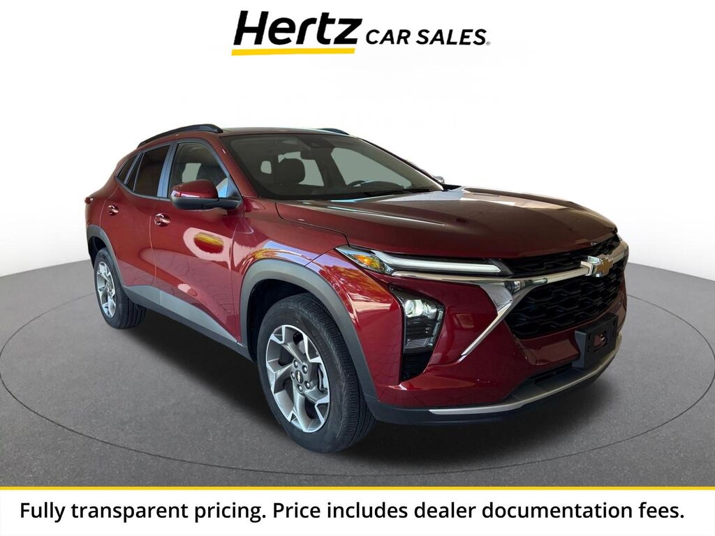 2025 Chevrolet Trax LT — photo 1 of 13