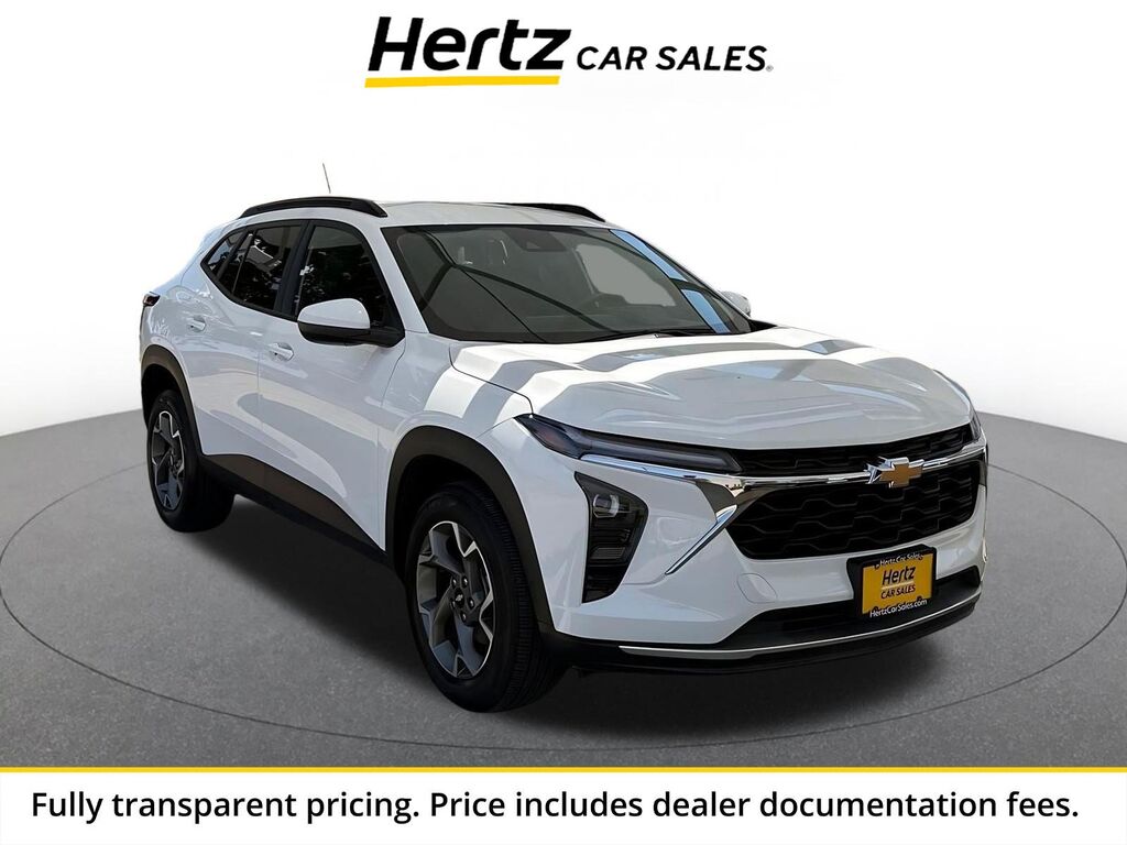 2025 Chevrolet Trax LT — photo 1 of 13