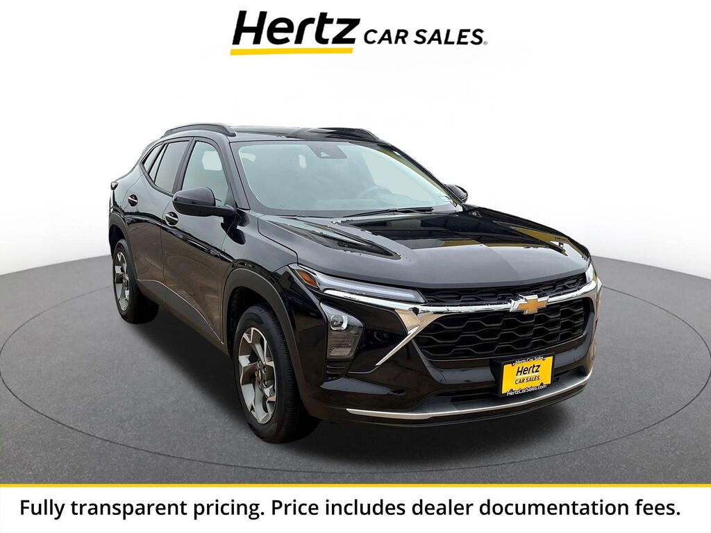 2025 Chevrolet Trax LT — photo 1 of 13