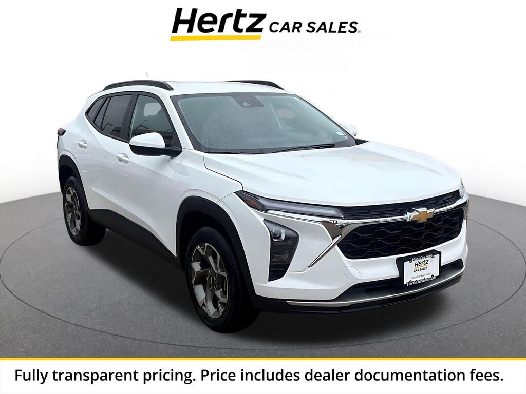 2025 Chevrolet Trax LT — photo 1 of 13