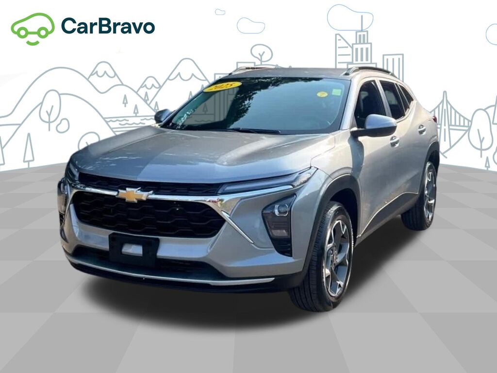 2025 Chevrolet Trax LT — photo 1 of 6