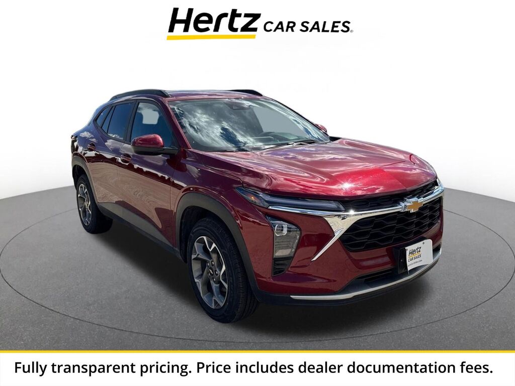 2025 Chevrolet Trax LT — photo 1 of 13