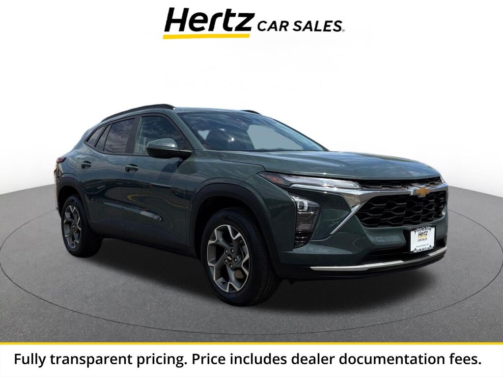 2025 Chevrolet Trax LT — photo 1 of 13