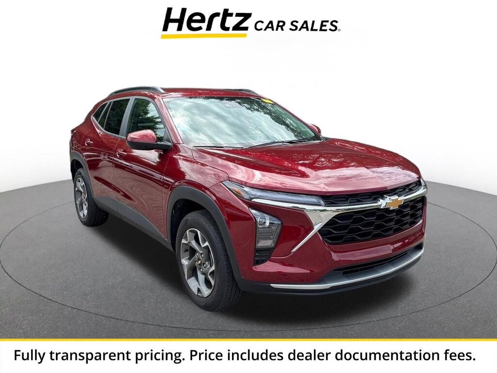 2025 Chevrolet Trax LT — photo 1 of 13