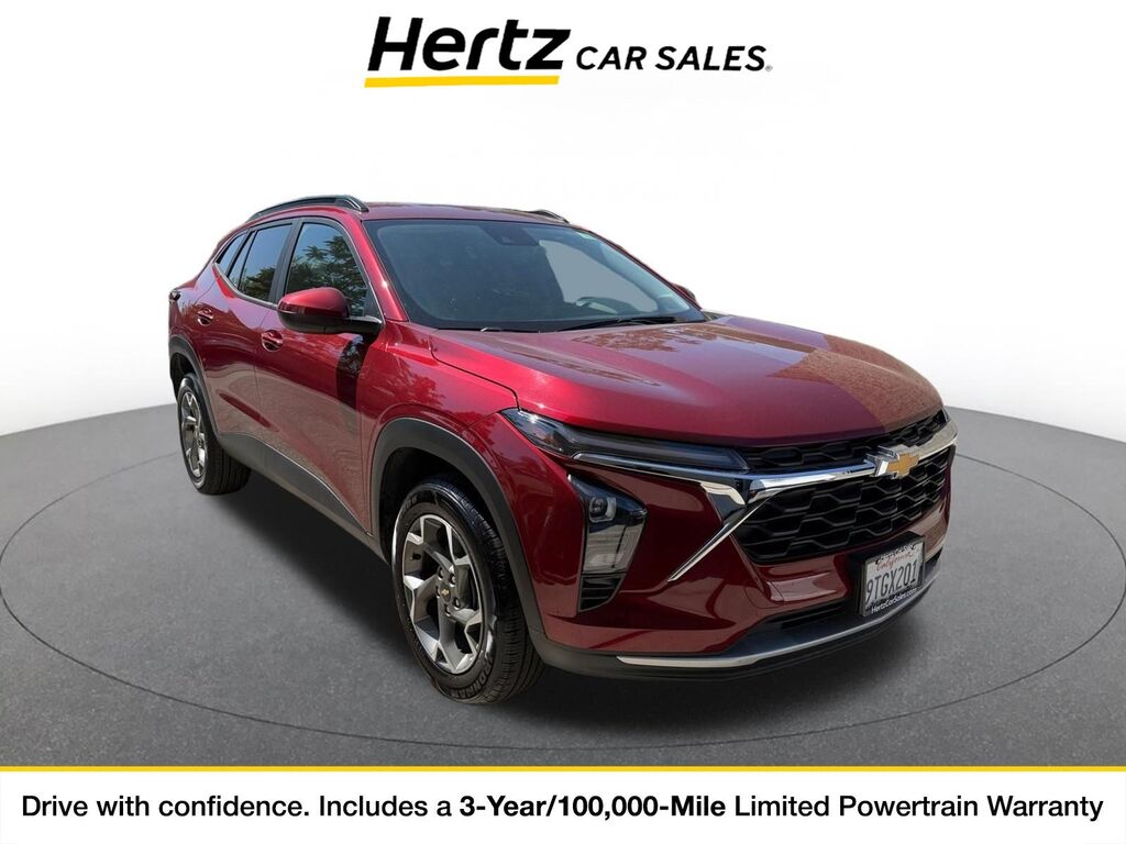 2025 Chevrolet Trax LT — photo 1 of 11