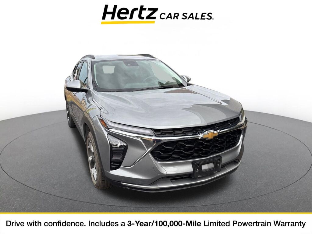 2025 Chevrolet Trax LT — photo 1 of 11