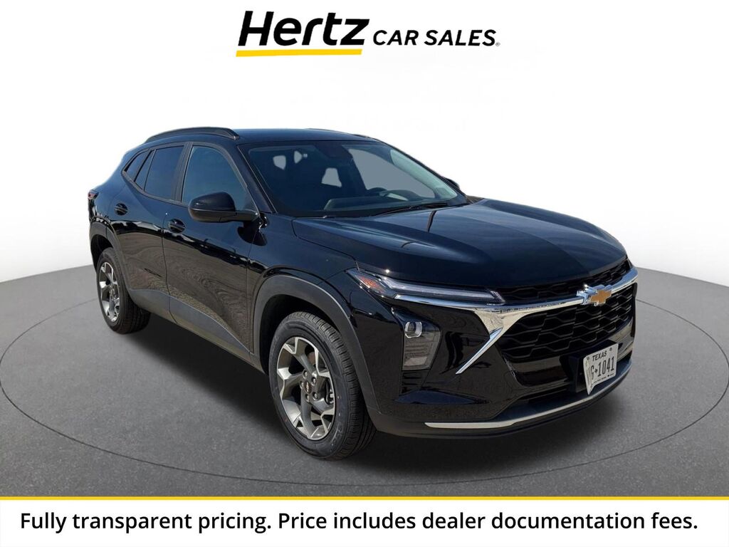 2025 Chevrolet Trax LT — photo 1 of 13