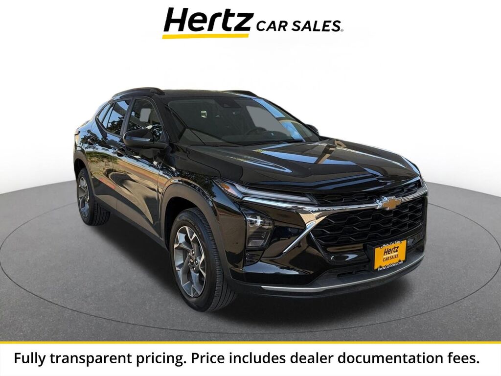 2025 Chevrolet Trax LT — photo 1 of 13