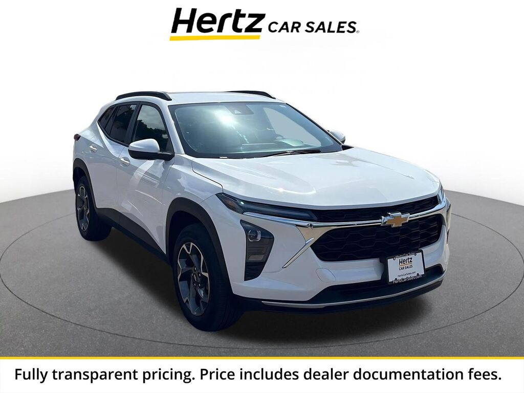 2025 Chevrolet Trax LT — photo 1 of 13