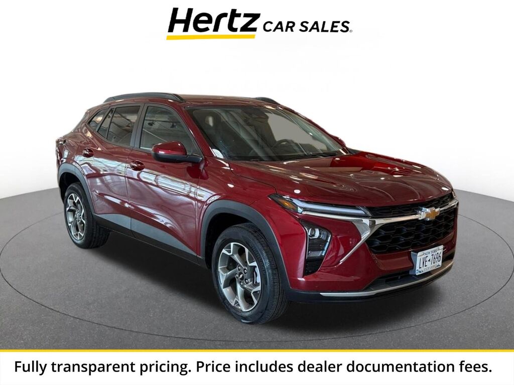 2025 Chevrolet Trax LT — photo 1 of 13