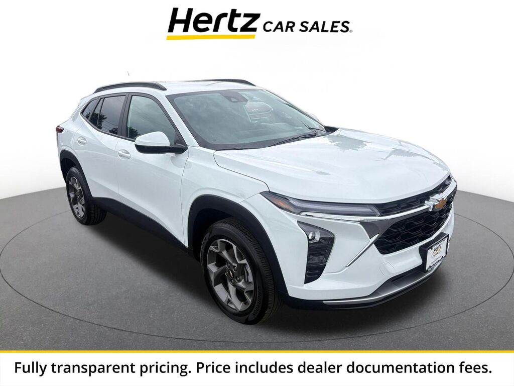2025 Chevrolet Trax LT — photo 1 of 13