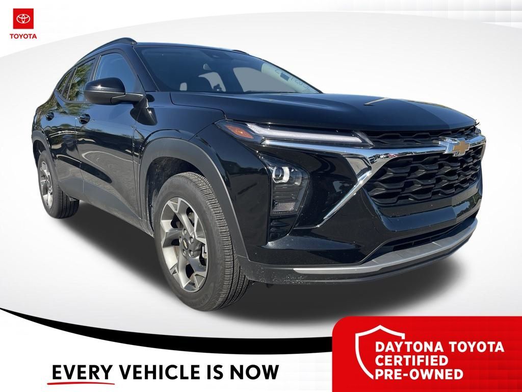 2026 Chevrolet Trax LT — photo 1 of 10