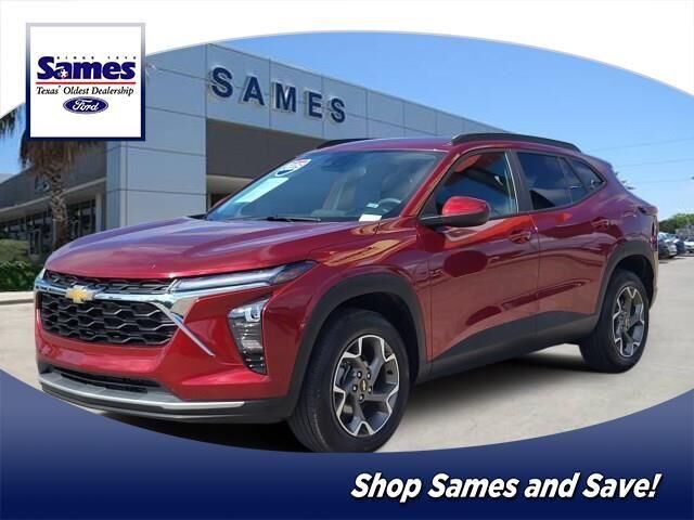 2025 Chevrolet Trax LT — photo 1 of 13