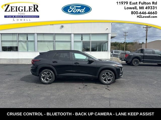 2025 Chevrolet Trax LT — photo 1 of 13