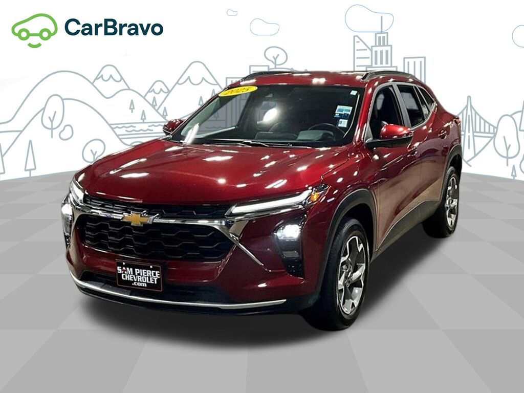 2025 Chevrolet Trax LT — photo 1 of 6