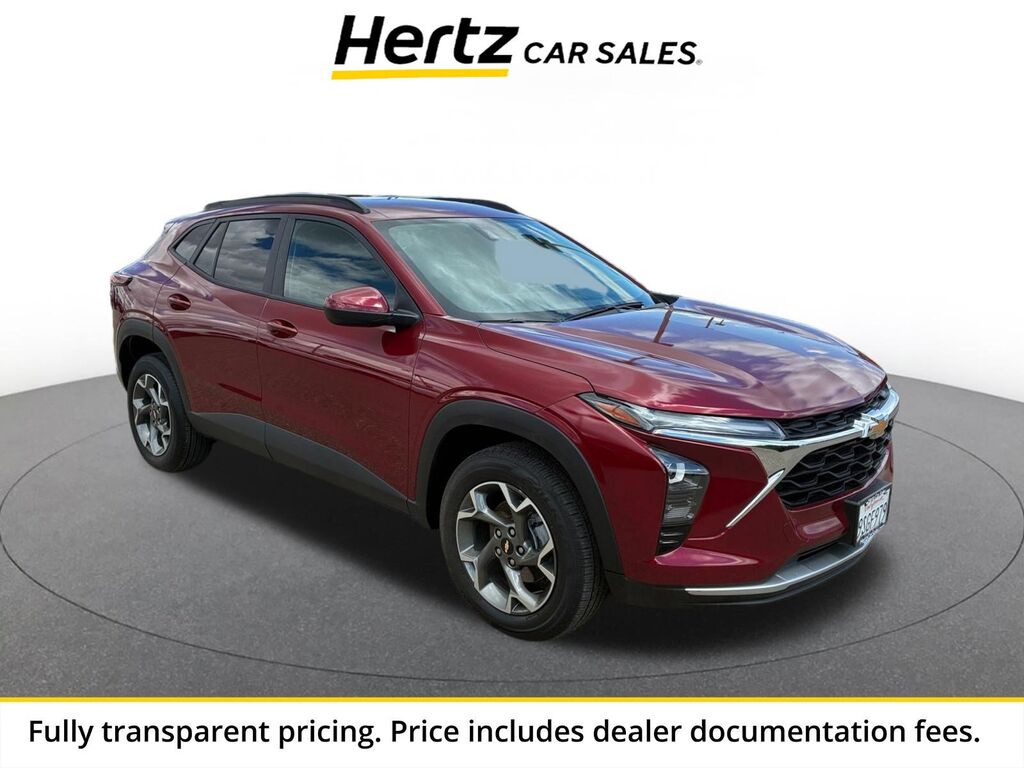 2025 Chevrolet Trax LT — photo 1 of 13