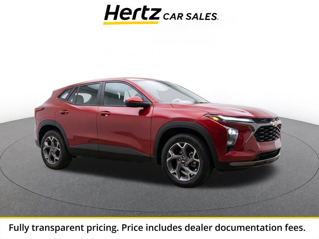 2025 Chevrolet Trax LT — photo 1 of 23