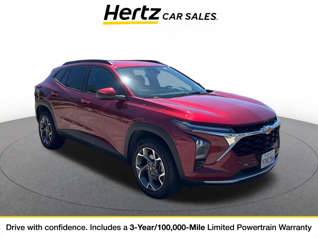 2025 Chevrolet Trax LT — photo 1 of 11