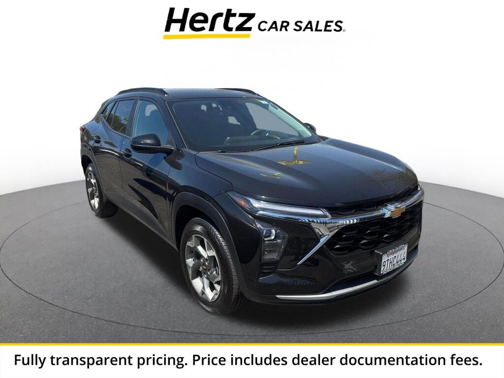 2025 Chevrolet Trax LT — photo 1 of 13