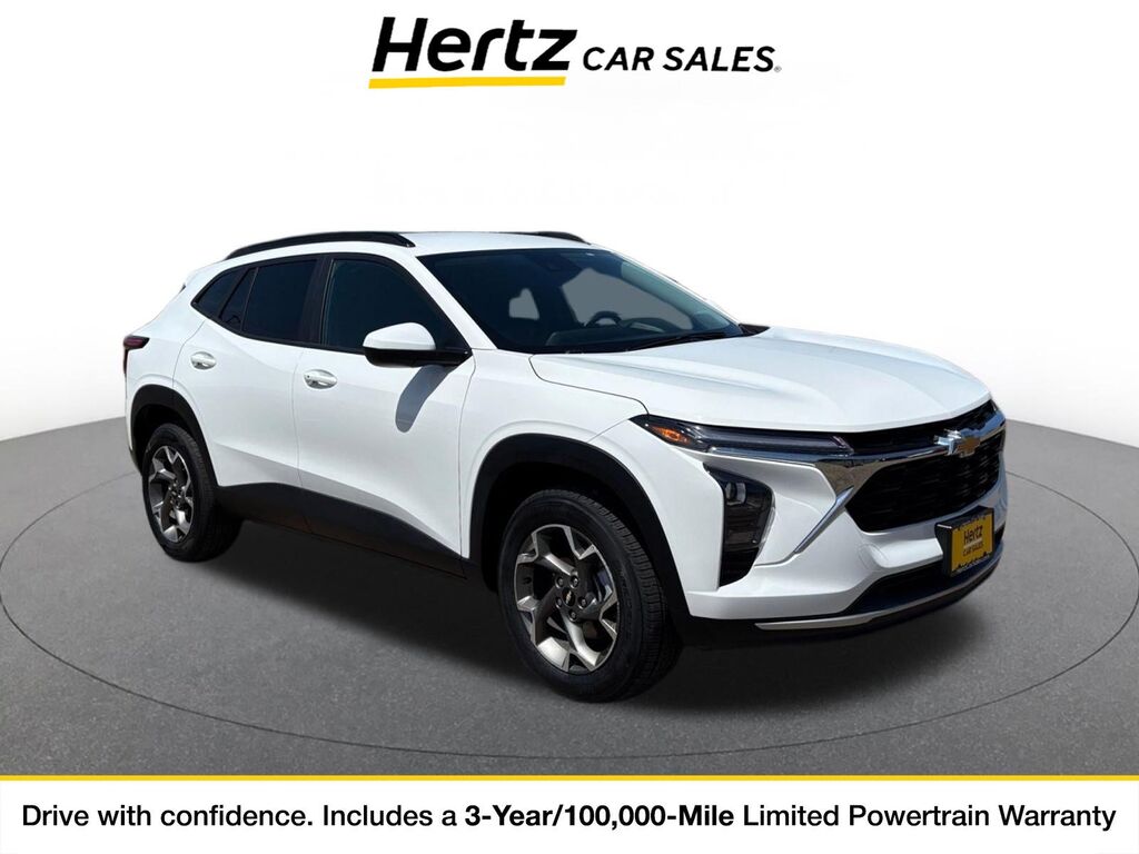 2025 Chevrolet Trax LT — photo 1 of 11