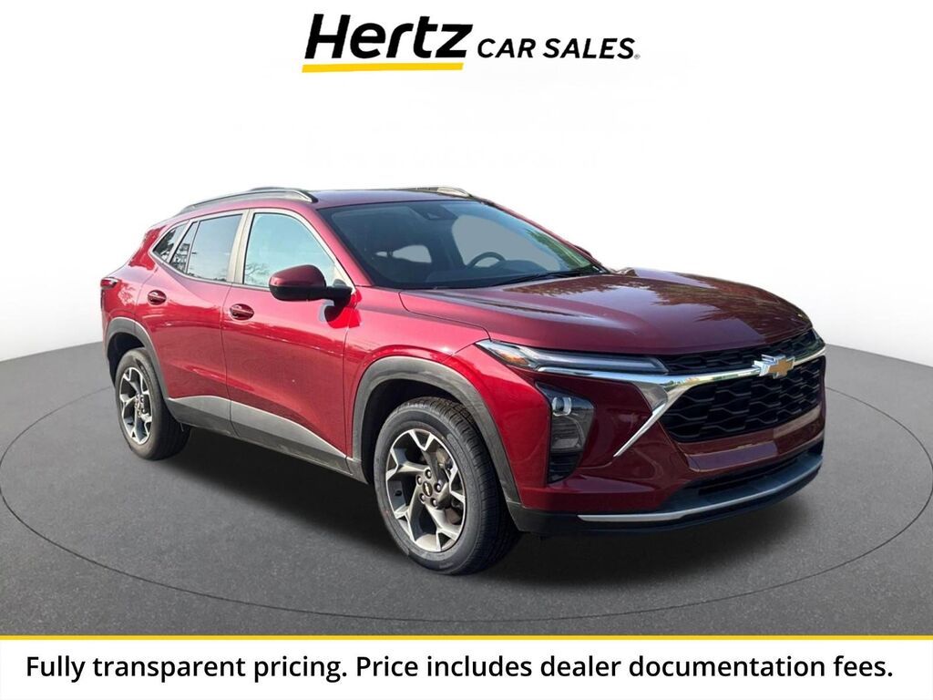 2025 Chevrolet Trax LT — photo 1 of 13
