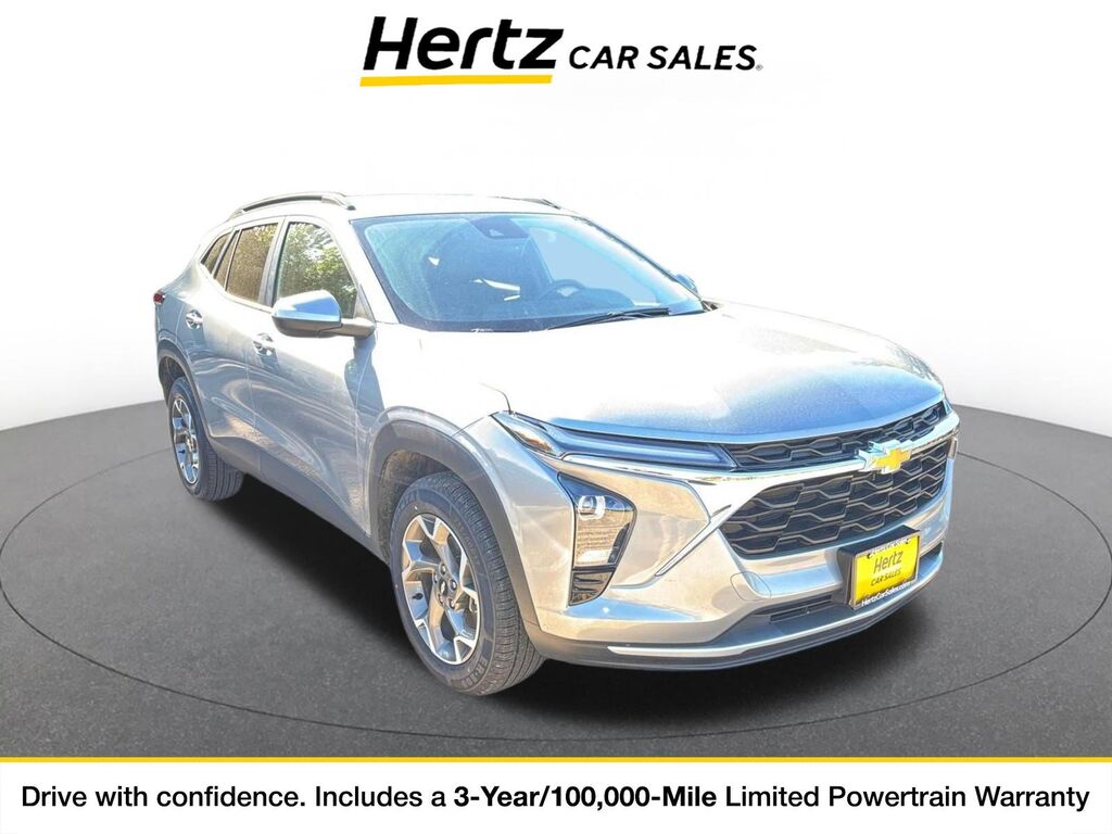 2025 Chevrolet Trax LT — photo 1 of 11