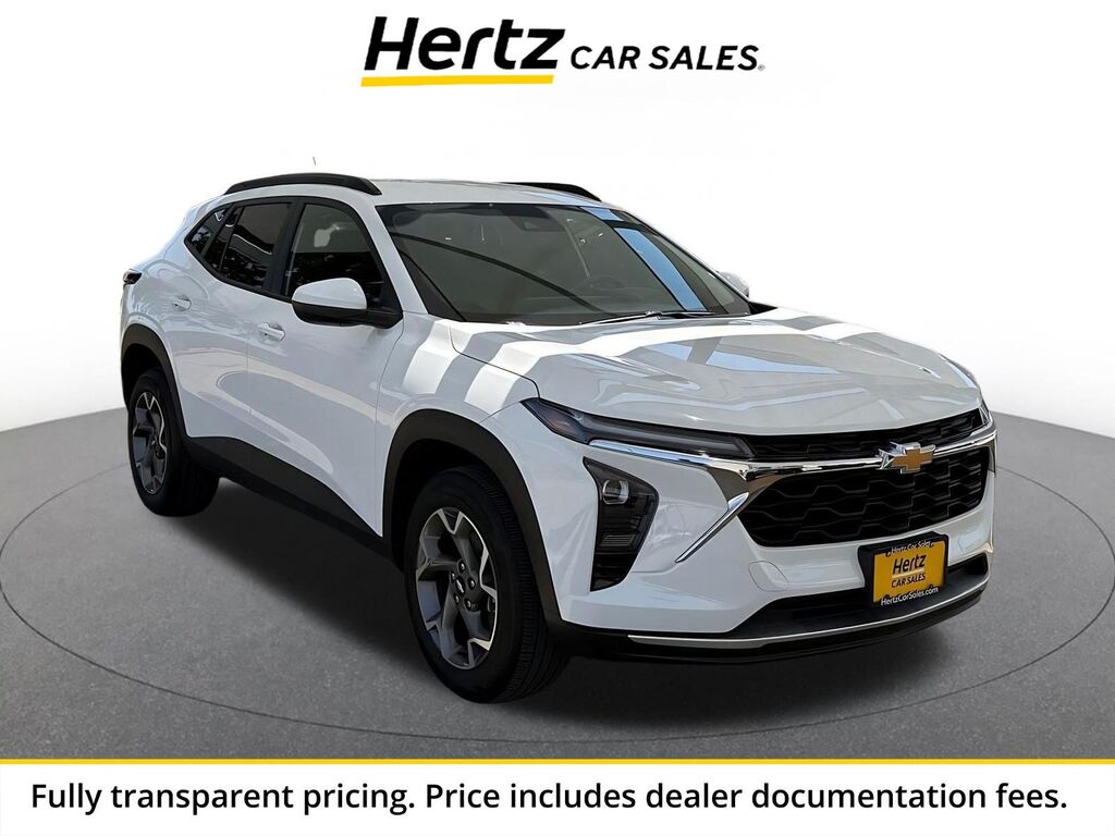 2025 Chevrolet Trax LT — photo 1 of 13