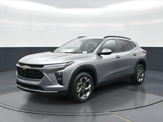 2025 Chevrolet Trax LT — photo 1 of 13