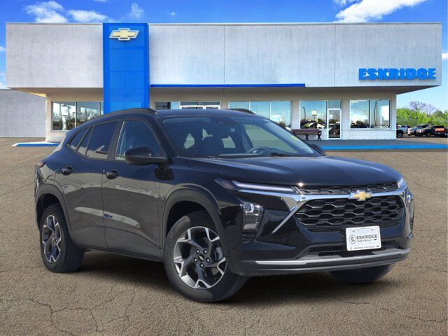 2025 Chevrolet Trax LT — photo 1 of 1