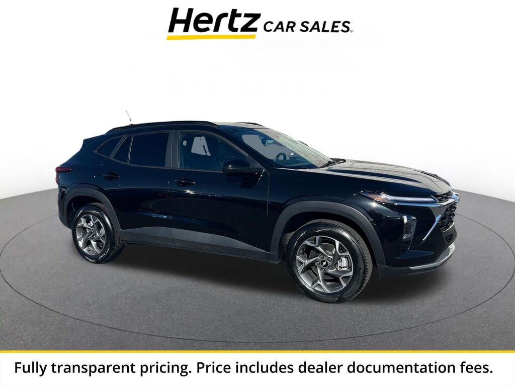 2025 Chevrolet Trax LT — photo 1 of 13